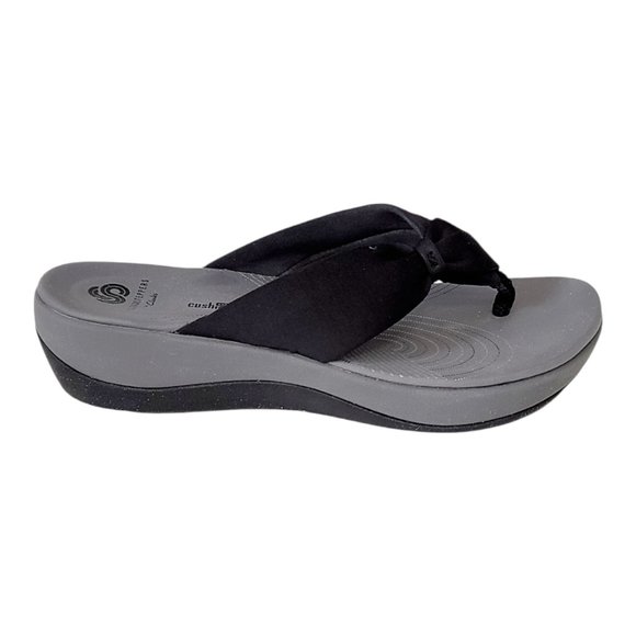 Clarks Shoes - NWOT Clark's Cloudsteppers Soft Cushioned Thong Sandal - Size 7